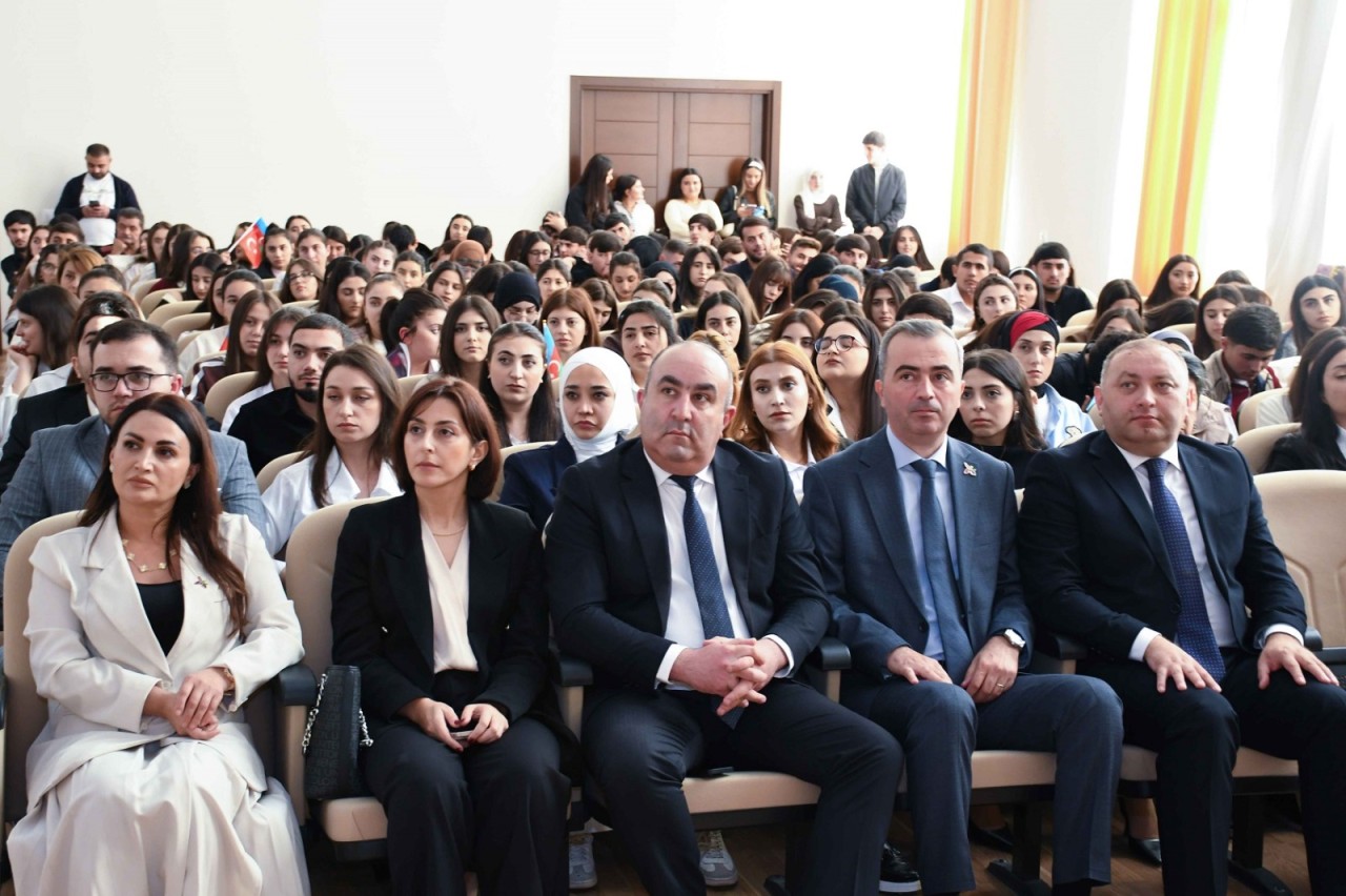 Gəncə Dövlət Aqrar Kollecində Zəfər Günü qeyd olunub - FOTOLAR